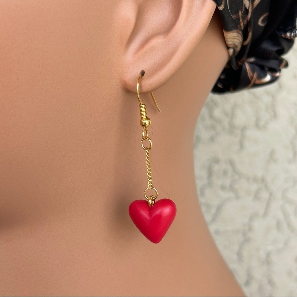 Chic Red Heart Earrings*